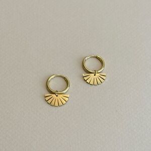 Fan hoop earrings M800